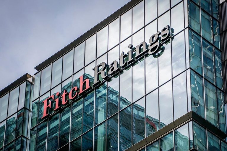 Fitch a reconfirmat ratingul de țară al României și a menținut perspectiva negativă