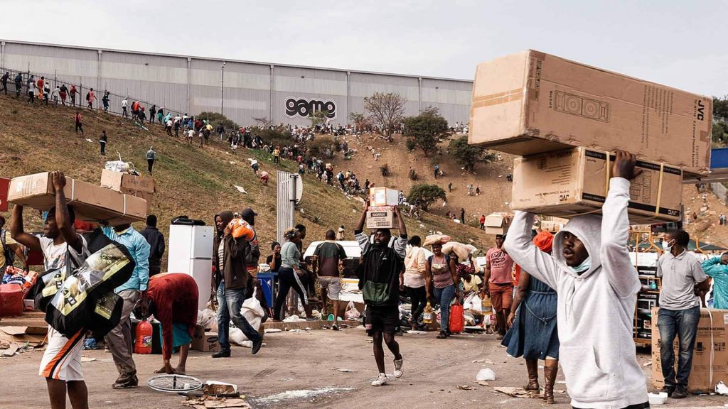 https://thumbnails.cbc.ca/maven_legacy/thumbnails/377/79/zuma-jailed-south-africa-petricic-130721.jpg?crop=1.777xh:h;*,*&downsize=510px:*%20510w