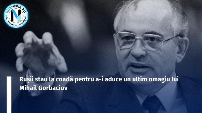 Rușii stau la coadă pentru a-i aduce un ultim omagiu lui Mihail Gorbaciov