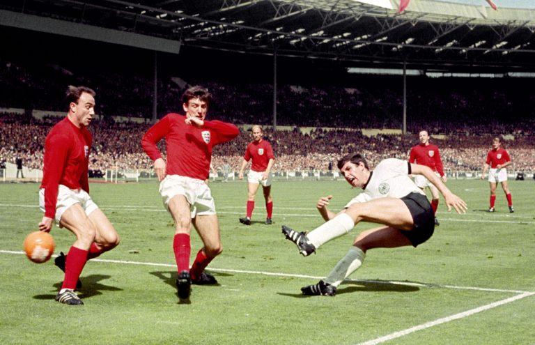 Câștigător al Cupei Mondiale din Anglia și fundașul dreapta al lui Fulham a murit. Avea 83 de ani