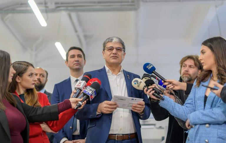 A început tipărirea cardurilor de energie. Boloș: „Beneficiarii ajutorului de 1.400 lei pentru plata facturilor vor primi plicul acasă de la 1 februarie”