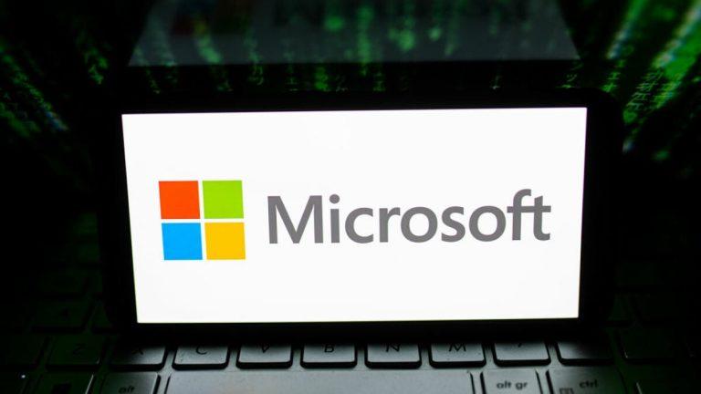 Microsoft anunță o investiție de mai multe miliarde de dolari în OpenAI, producătorul ChatGPT. Anterior, au fost anunțate și 10.000 de concedieri