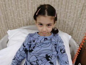 Donează acum, salvează o viață! Cristina, fetița de doar 9 ani care trăiește cu o gaură în inimă. În fiecare zi îndură dureri inimaginabile