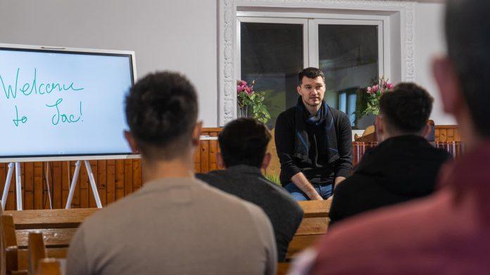 Shadowbrook Ro Education și Universitatea din București organizează cursul ,,Independență financiară nivelul L1’’. Trainerul cursului este Tim Marian, expert privind educația financiară