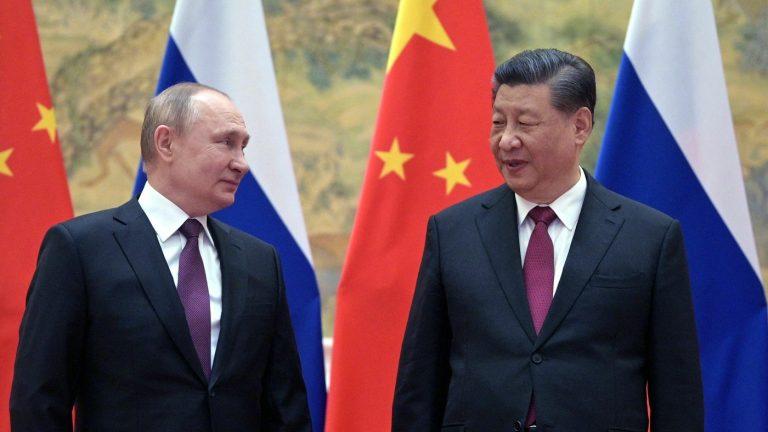 SUA îl îndeamnă pe Xi Jinping să facă presiuni asupra lui Vladimir Putin pentru a „pune capăt crimelor de război” din Ucraina