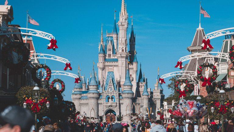 Concedieri masive la Disney! Compania taie 7.000 locuri de muncă pe măsură ce continuă restructurarea sa