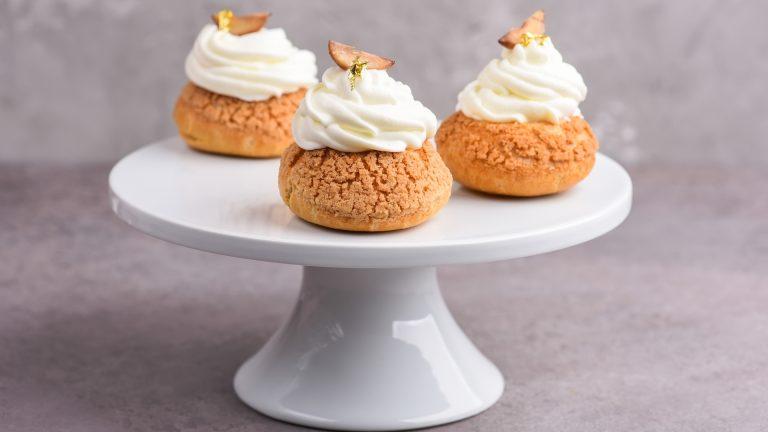 Rețetă de cremă ”Chantilly”. Cum să faci o frișcă dulce și groasă? Istoria sa relatată de către însuși Hervé Grébert, mare maestro