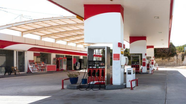 Scade producția de petrol! Atenție mare la prețurile care vor crește constant după ce mai mulți exportatori au luat această decizie