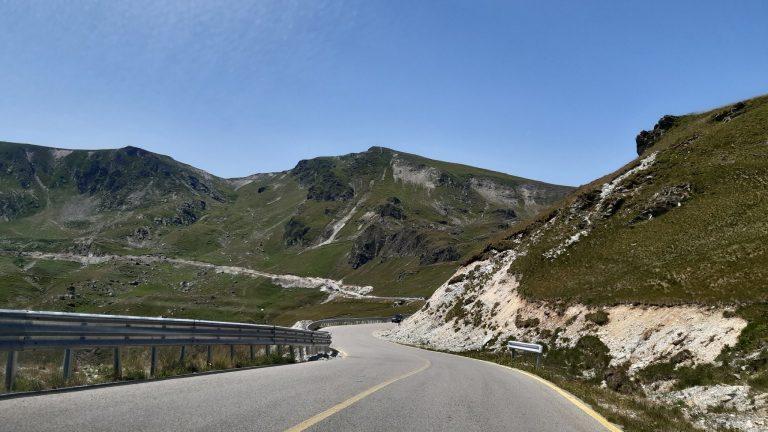 Veste bună pentru șoferi! Transalpina se redeschide pentru circulație rutieră, dar cu condiții stricte, anunță oficialii CNAIR