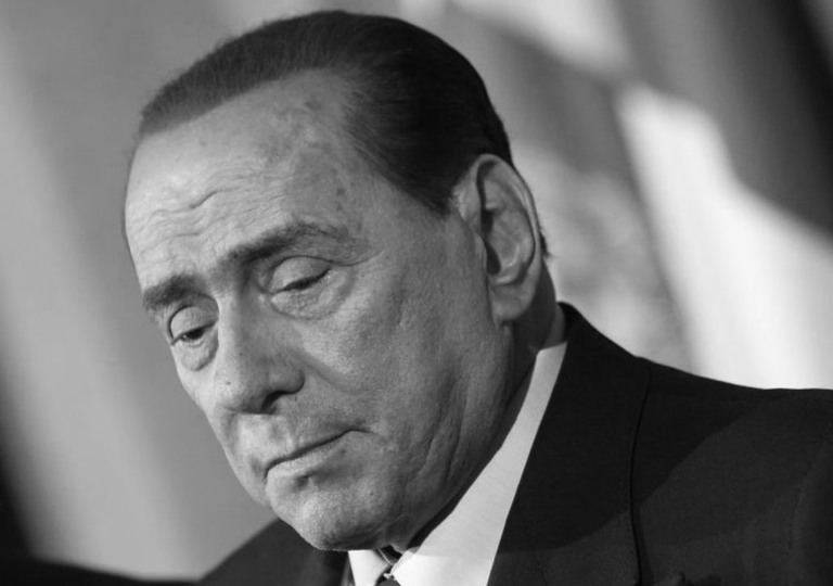 S-a aflat! Care a fost cauza morții lui Silvio Berlusconi, ex-premierul italian cunoscut pentru stilul său extravagant