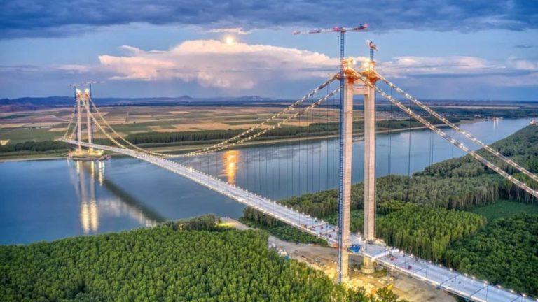 Brăila S-a dat startul circulației pe Podul peste Dunăre. IPJ, avertisment către populație Oprirea voluntară, urmată de amenzi. Foto: Tw/@codrincornea