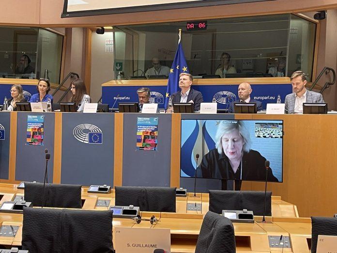 Comisarul pentru drepturile omului al Consiliului Europei, sesizat de USR pe tema anchetelor privind centrele sociale din România Comisarul pentru drepturile omului al Consiliului Europei, sesizat de USR pe tema anchetelor privind centrele sociale din România. Foto: Tw/@thijsreuten