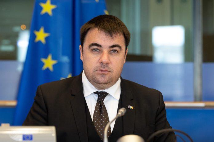 Eurodeputatul USR, Vlad Botoş, cere intervenţia Uniunii Europene în scandalul azilelor de bătrâni din România Eurodeputatul USR, Vlad Botoş, cere intervenţia Uniunii Europene în scandalul azilelor de bătrâni din România. Foto: Fb