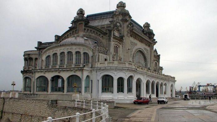 Fațada Cazinoului din Constanța a fost reabilitată. Cum arată cel mai cunoscut monument istoic de pe litoral, după finalizarea a peste 70% din lucrări Fațada Cazinoului din Constanța a fost reabilitată. Cum arată cel mai cunoscut monument istoic de pe litoral, după finalizarea a peste 70% din lucrări. Foto: Tw/@CameliaCristi98