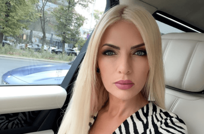 G4Media Deputata Laura Vicol, permis de liberă trecere pentru o mașină de lux achiziționată de dezvoltatorul imobiliar Nordis G4Media Deputata Laura Vicol, permis de liberă trecere pentru o mașină de lux achiziționată de dezvoltatorul imobiliar Nordis. Foto: Fb