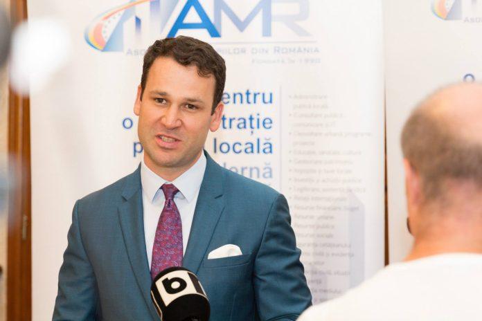 Lucian Judele (USR) va sesiza Curtea de Conturi în cazul celor 6 milioane de euro cheltuiți de Primăria Sectorului 3 pe publicitate Lucian Judele (USR) va sesiza Curtea de Conturi în cazul celor 6 milioane de euro cheltuiți de Primăria Sectorului 3 pe publicitate. Foto: Fb