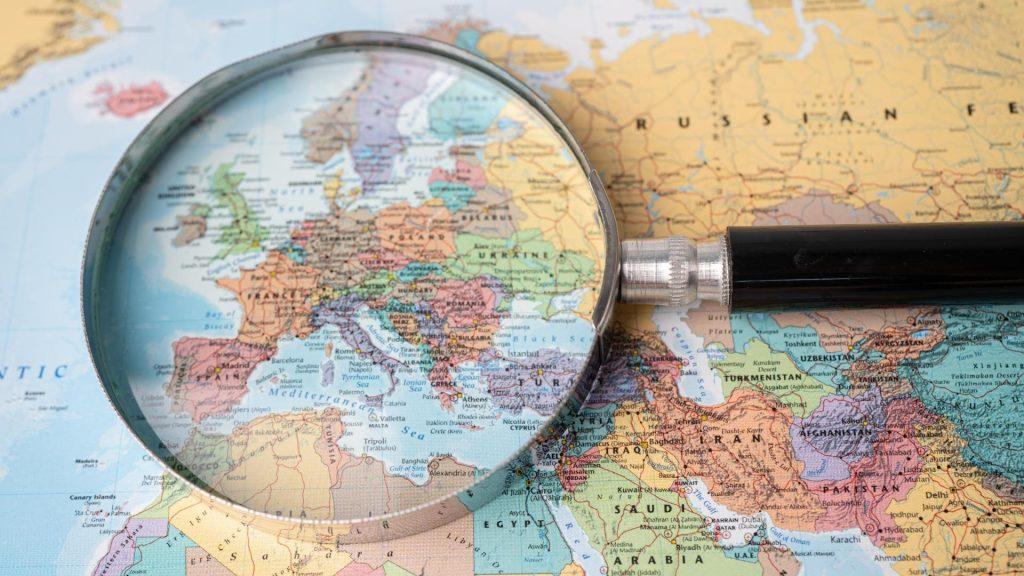 STUDIU: Americanii aleg o viață în Europa! Din ce în ce mai mulți cetățeni ai SUA vor să trăiască pe ”bătrânul continent”