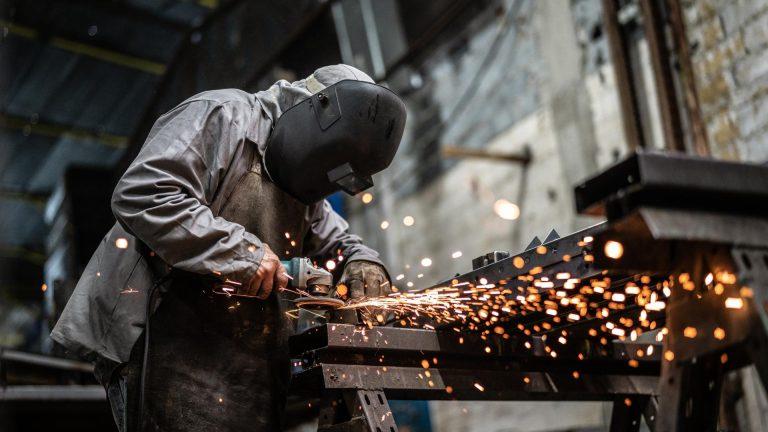 Eurostat: Rămânem fără fabrici! România, printre țările cu cel mai mare declin al producției industriale