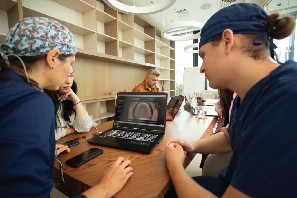 EXCLUSIV! Interviu cu Cristina Toader, fondatoarea Neoclinique. Dezvăluiri despre inovație și excelență în medicina dentară