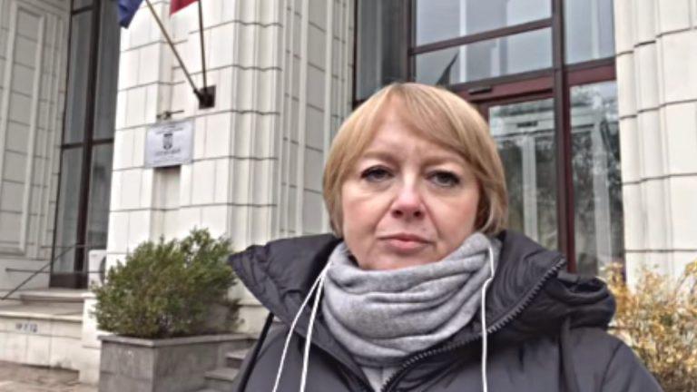 Emilia Șercan, protest pașnic: A 11-a zi în fața Parchetului General: „Mi-a călcat în picioare demnitatea de om şi de femeie!”