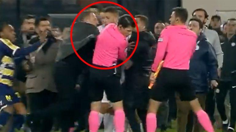 Scandal URIAȘ în Turcia. Federația de fotbal a suspendat toate meciurile. Un arbitru a fost bătut pe teren chiar de către președintele unui club