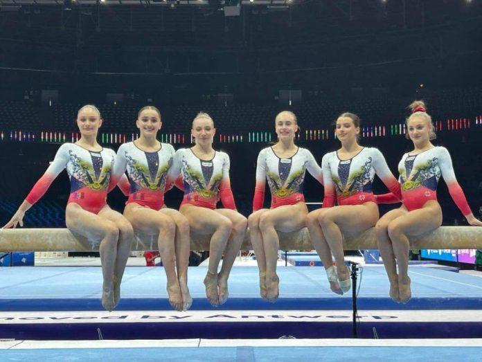 VIDEO. Performanță, dar fără bani. Echipa de gimnastică artistică a României s-a calificat la Olimpiadă după 12 de așteptare VIDEO. Performanță, dar fără bani. Echipa de gimnastică artistică a României s-a calificat la Olimpiadă după 12 de așteptare. Foto: Fb