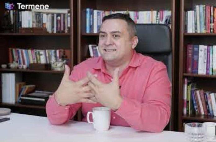 Termene.ro, platformă finanțată de UE, controlată de un fost spărgător de carduri. Cum a ajuns Adrian Șuvăială să treacă la o viață legală după închisoare Termene.ro, platformă finanțată de UE, controlată de un fost spărgător de carduri. Cum a ajuns Adrian Șuvăială să treacă la o viață legală după închisoare. Foto: Fb