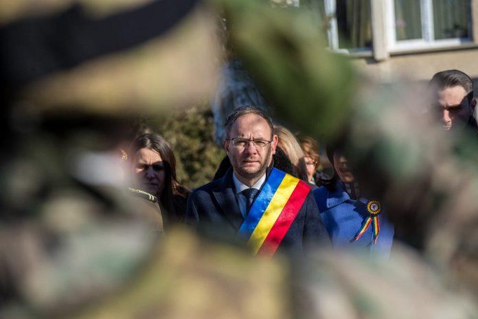 Scandal de proporții la Primăria Botoșani! Edilul, cercetat de DNA pentru angajări preferențiale Scandal de proporții la Primăria Botoșani! Edilul, cercetat de DNA pentru angajări preferențiale. Foto: Fb