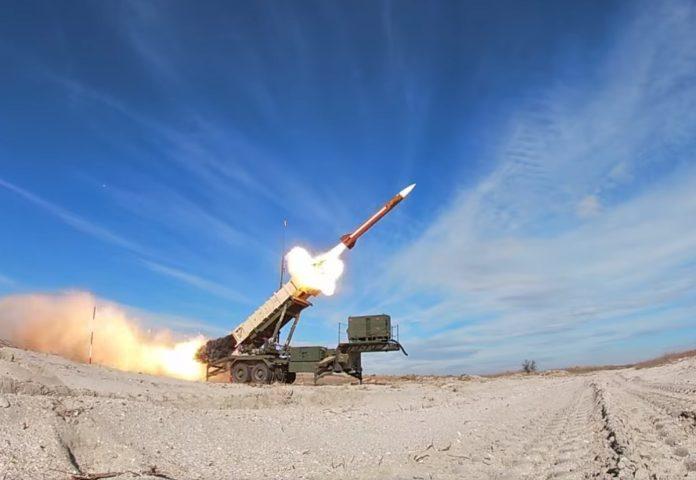 Compromisuri cu NATO România, presată să ofere sisteme Patriot Ucrainei, în schimb vom primi avioane Typhoon pentru consolidarea apărării aeriene Compromisuri cu NATO România, presată să ofere sisteme Patriot Ucrainei, în schimb vom primi avioane Typhoon pentru consolidarea ap