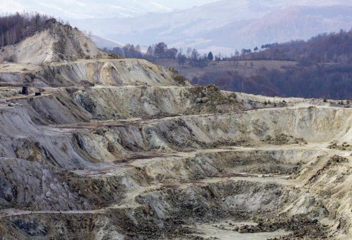 RMGC cere prelungirea concesiunii de la Roşia Montană cu încă 5 ani. Licența pentru perimetrul auro-argintifer urmează să expire pe 20 iunie 2024 RMGC cere prelungirea concesiunii de la Roşia Montană cu încă 5 ani. Licența pentru perimetrul auro-argintifer urmează să expire pe 20 iunie 2024. Foto: fb
