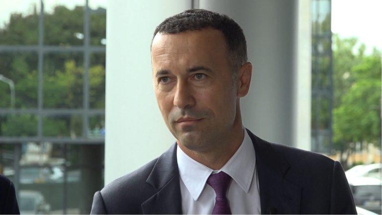 DNA: Iulian Dumitrescu, acuzat de mită după descoperirea discuțiilor de pe Whatsapp cu apropiații. Plăţi pentru un Lamborghini şi aer condiţionat, dar şi pentru presă