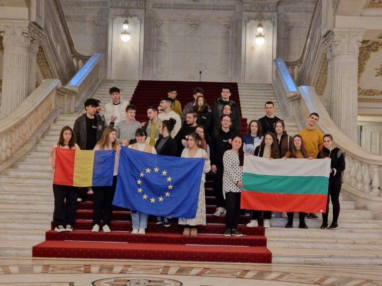„Vote, Please!”, proiect Erasmus+ de succes! Peste 30 de tineri din România și Bulgaria s-au adunat pentru a onora cetățenia europeană