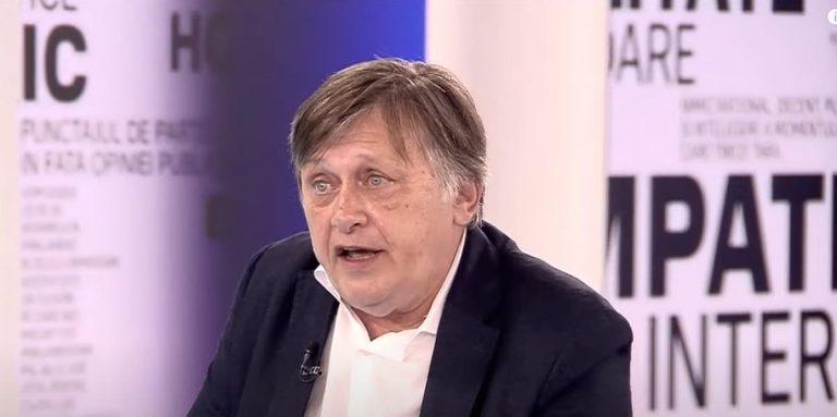Crin Antonescu critică dur conducerea PNL: „Niște semidocți”. Ce spune despre Nicolae Ciucă
