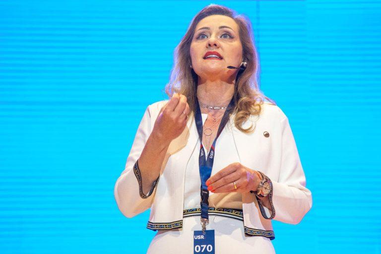 ”Respectați pensionarii României!” Elena Lasconi cere demiterea ministrului Muncii și refacerea programului de recalculare a pensiilor