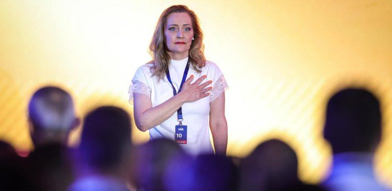 USR, INVESTIȚIE MASIVĂ pentru Elena Lasconi: Campanie electorală cu panouri de 1,5 milioane de euro și consultanță americană de top