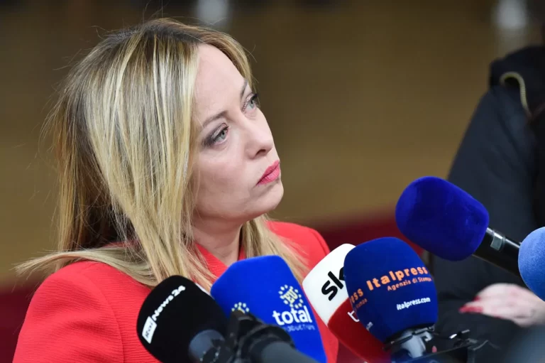Guvernul condus de Giorgia Meloni ia în calcul introducerea castrării chimice