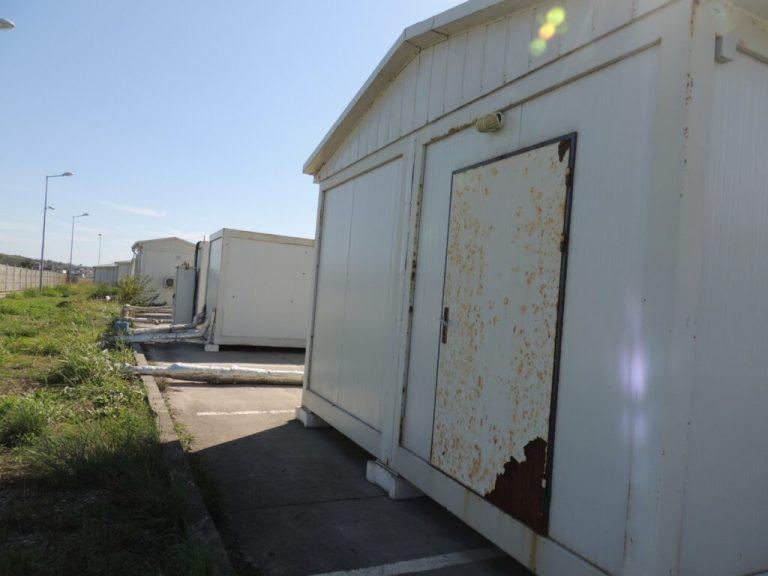 11 milioane de euro abandonate în câmp: Spitalul mobil din Iași, lăsat să ruginească