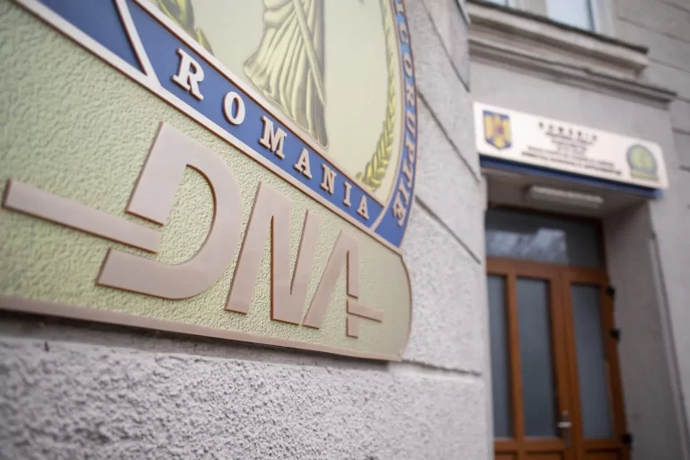 Şeful Biroului pentru Imigrări Ialomiţa, Rareş-Gabriel Bulimej, reţinut pentru luare de mită: Acuzații de 12.000 de Euro pentru urgentarea cererilor de angajare a cetățenilor străini