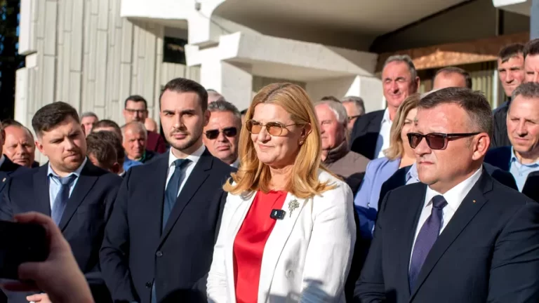 Jaf de 8,75 milioane de euro în fieful Elisabetei Lipă: prime uriașe pentru „inspector de specialitate”, metodist sau mecanic