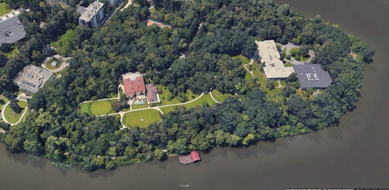 Președintele Klaus Iohannis beneficiază de un mini-teren de golf și la Vila Lac 3