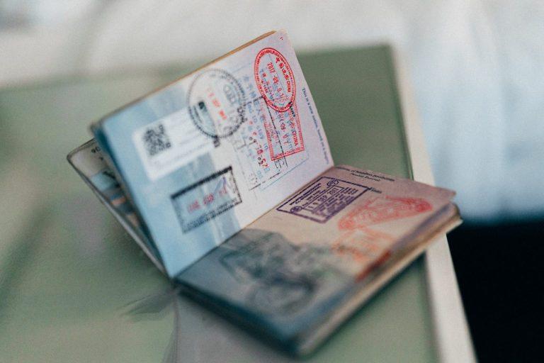 România face un pas istoric: Românii vor putea călători în SUA fără vize din 2025
