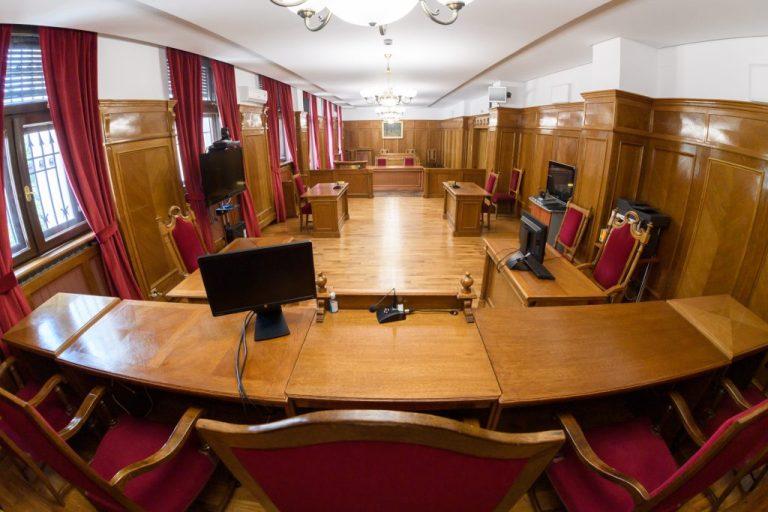 Guvernul scoate milioane din rezerva bugetară: 80.000 de lei pentru ochelari și aproape un miliard pentru salariile câștigate de magistrați în instanță