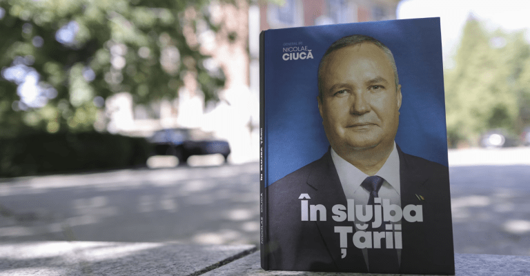 Cartea lui Nicolae Ciucă: Un tiraj redus, o campanie de promovare de milioane și controverse politice