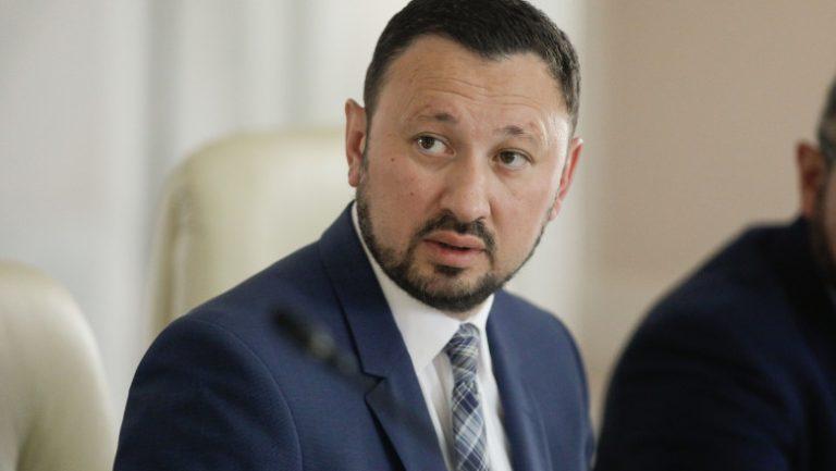 Primă de pensionare de 100.000 de euro la Romsilva: Ministrul Mediului solicită lista beneficiilor, regia anunță eliminarea bonusurilor din 2025