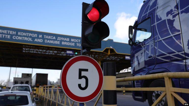 Intrarea Bulgariei în Schengen și perpetuarea practicilor controversate la frontiere: „Coada de așteptare virtuală” rămâne în funcțiune