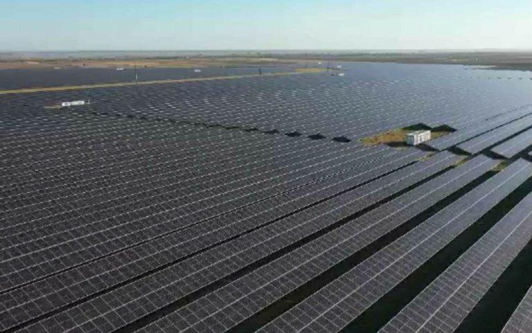 Cel mai mare parc fotovoltaic din Europa va fi construit în județul Arad: o investiție privată de 800 de milioane de euro