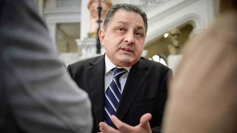 Înalta Curte îl scapă „cu eleganță” pe Marian Vanghelie de dosarul șpăgilor de 30 de milioane de euro