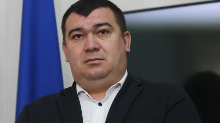 Cine este udemeristul care îl dă pe Nicușor Dan pe mâna procurorilor: Vajda Zsombor, jurist cu o avere impresionantă, în ciuda carierei de bugetar