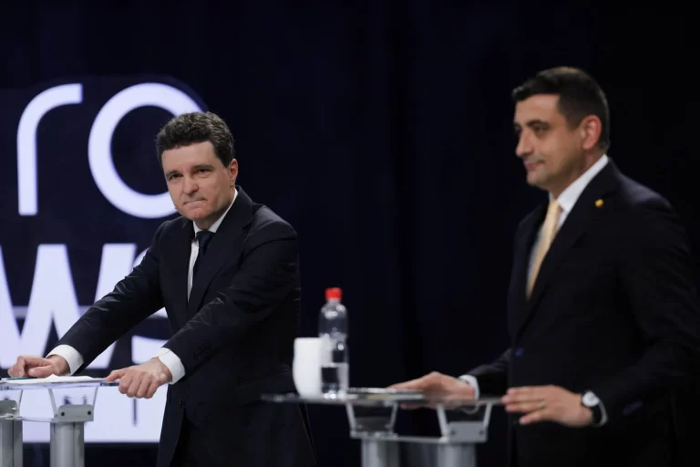 Nicușor Dan îi răspunde lui George Simion: „Cum puteți pretinde că sunteți anti-sistem când ați pus pe lista de parlamentari persoane condamnate și implicate în scandaluri?”