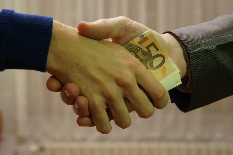 Fost primar din Gorj, condamnat definitiv la aproape 10 ani de închisoare pentru corupție: angajări pe șpagă și primărie transformată în feudă personală